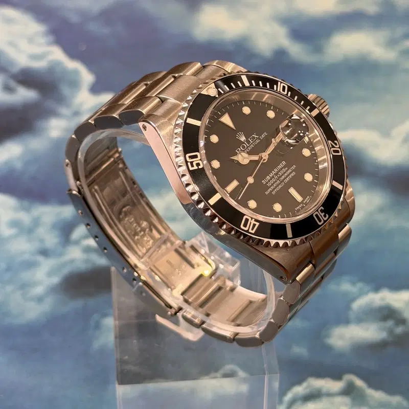 Rolex Submariner Date. 16610