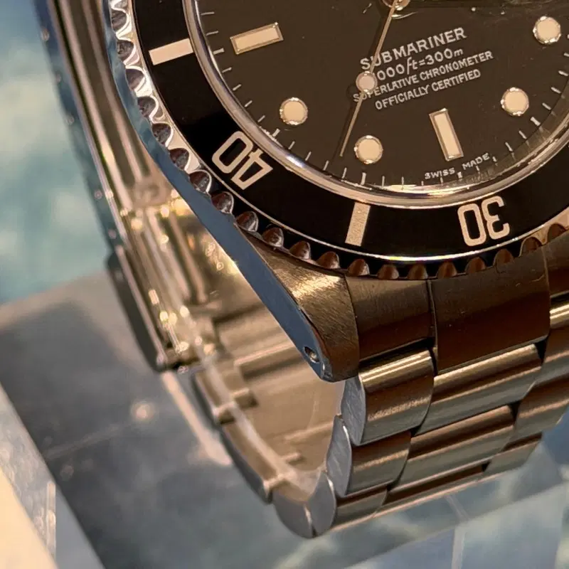Rolex Submariner Date. 16610