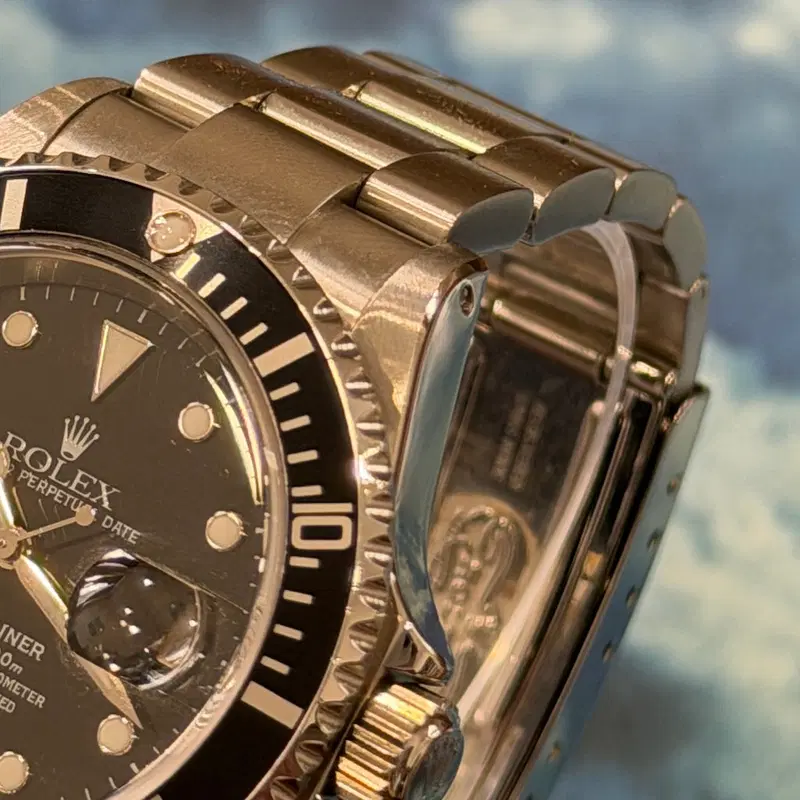 Rolex Submariner Date. 16610