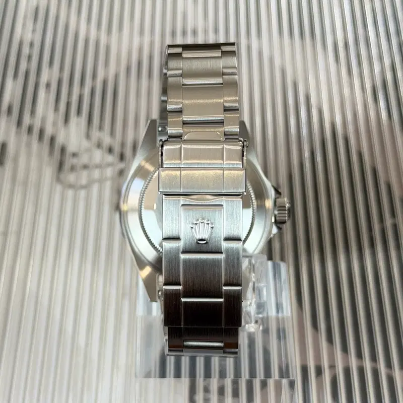 Rolex Submariner Date. 16610