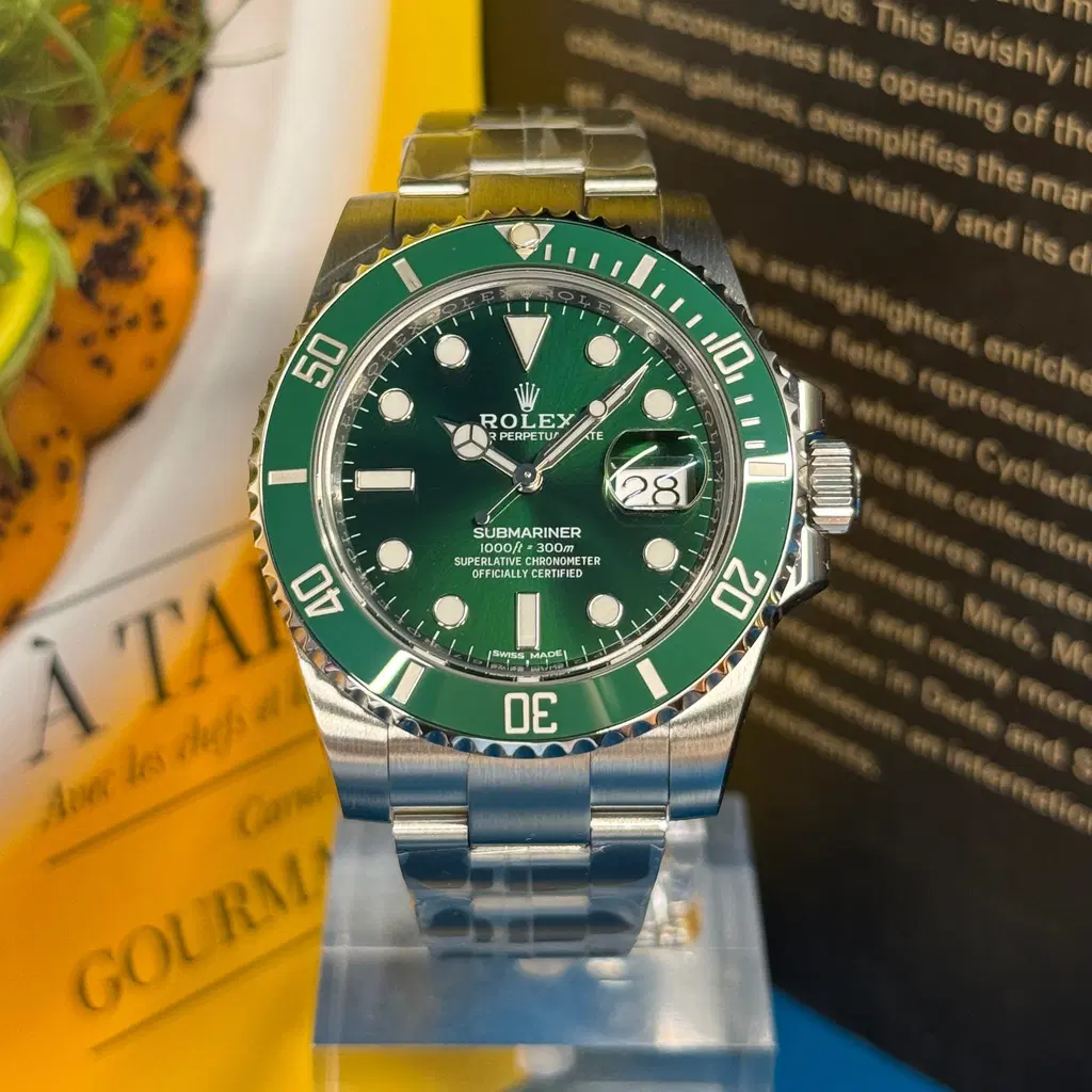 Rolex Submariner "Hulk". 116610LV