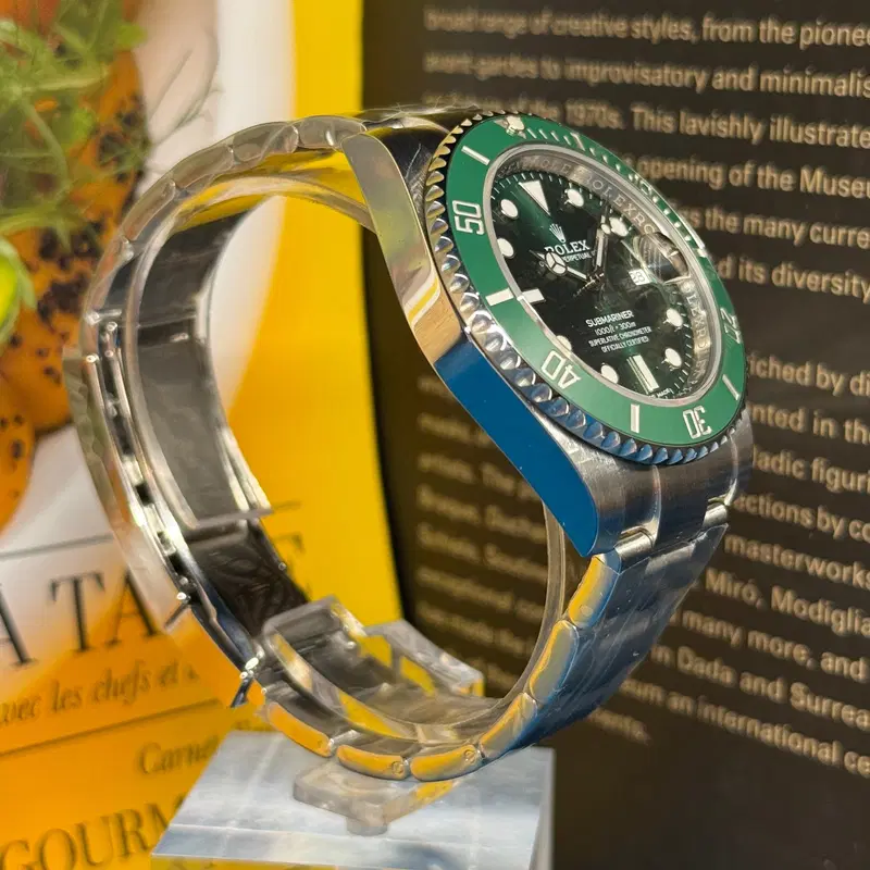 Rolex Submariner "Hulk". 116610LV