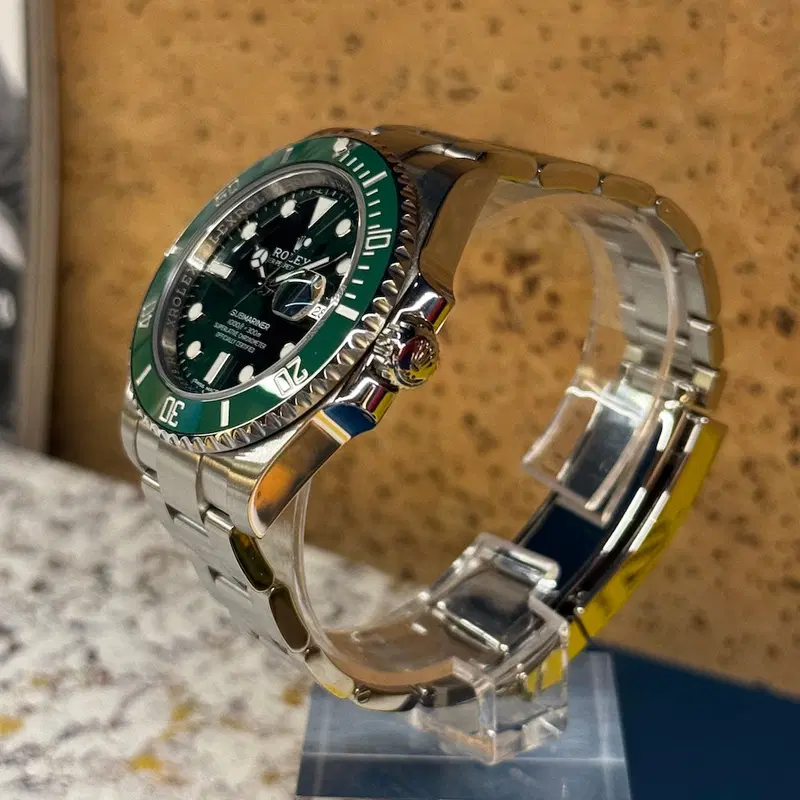 Rolex Submariner "Hulk". 116610LV