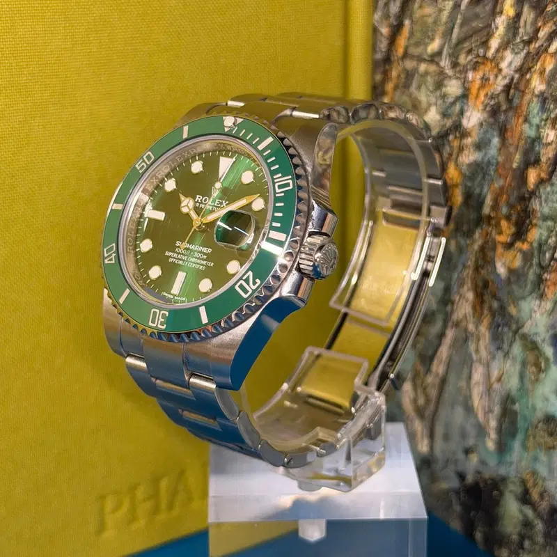 Rolex Submariner "Hulk". 116610LV