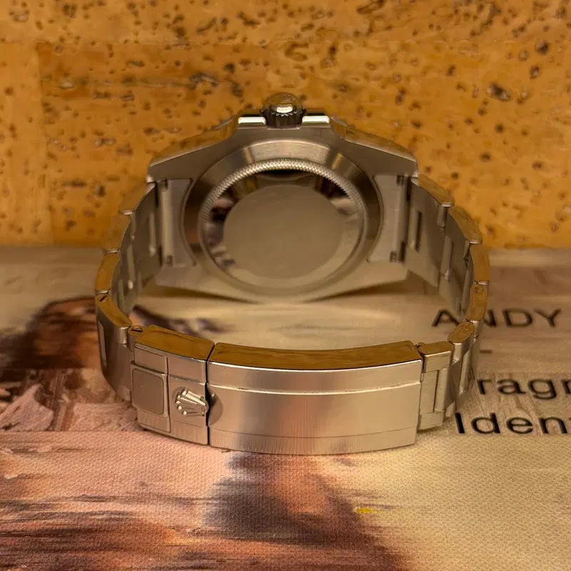 Rolex Submariner "Hulk". 116610LV