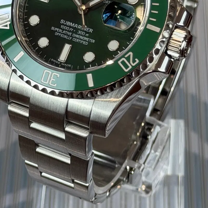 Rolex Submariner "Hulk". 116610LV