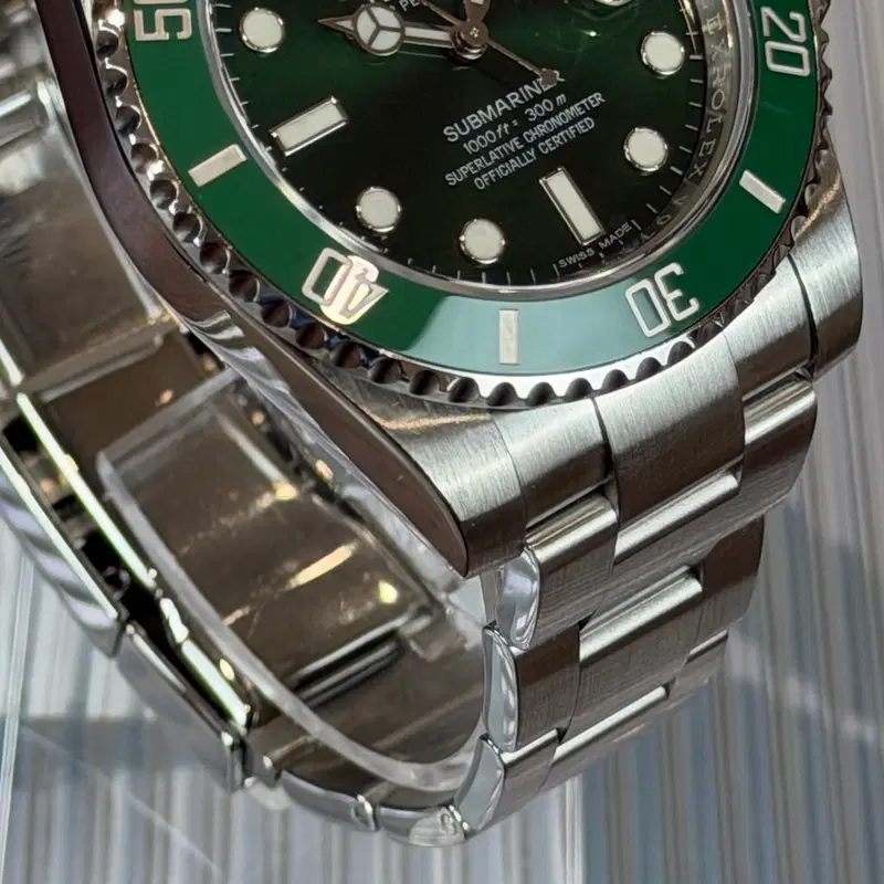 Rolex Submariner "Hulk". 116610LV
