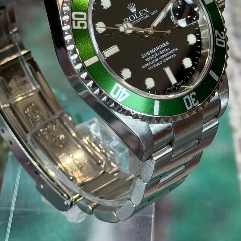 Rolex Submariner "Kermit". 16610LV