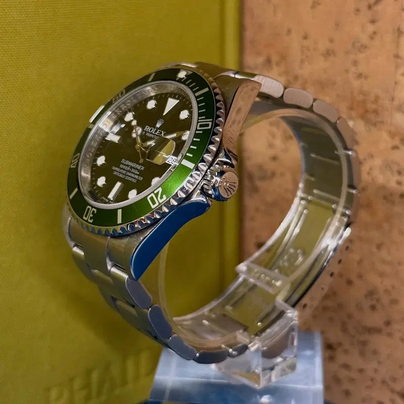 Rolex Submariner "Kermit". 16610LV