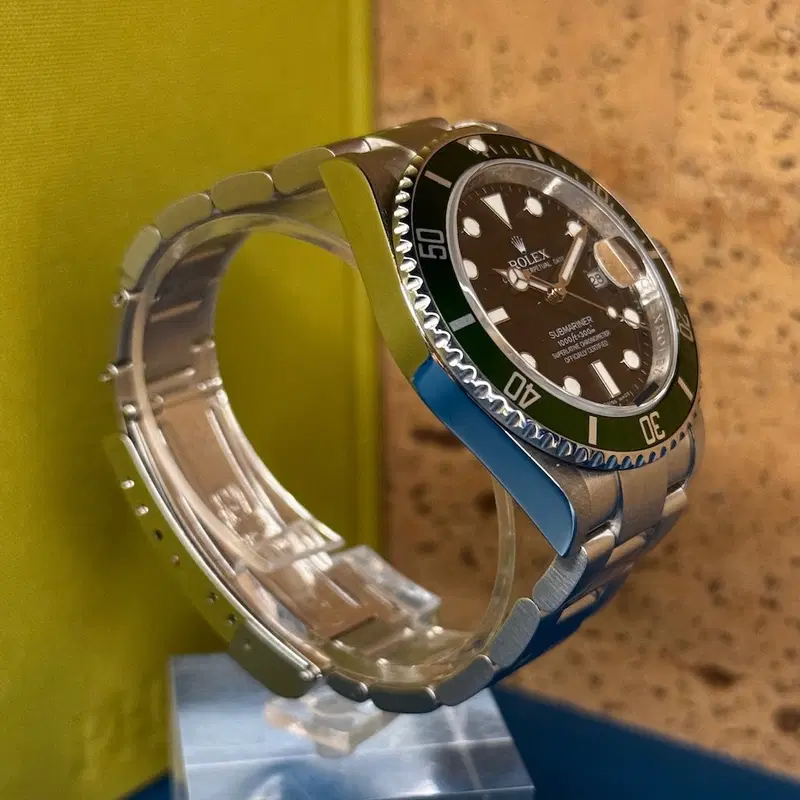 Rolex Submariner "Kermit". 16610LV