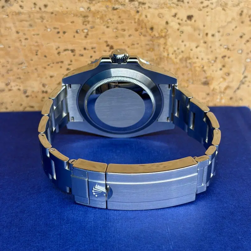 Rolex Submariner No-Date. 114060