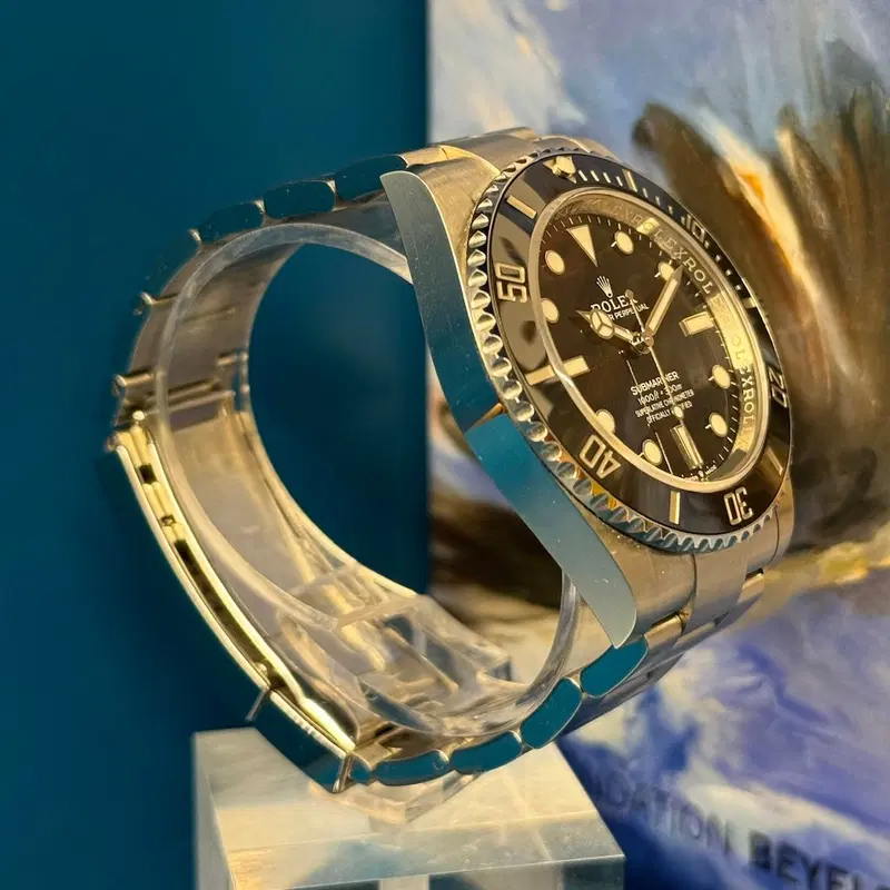 Rolex Submariner No-Date. 124060