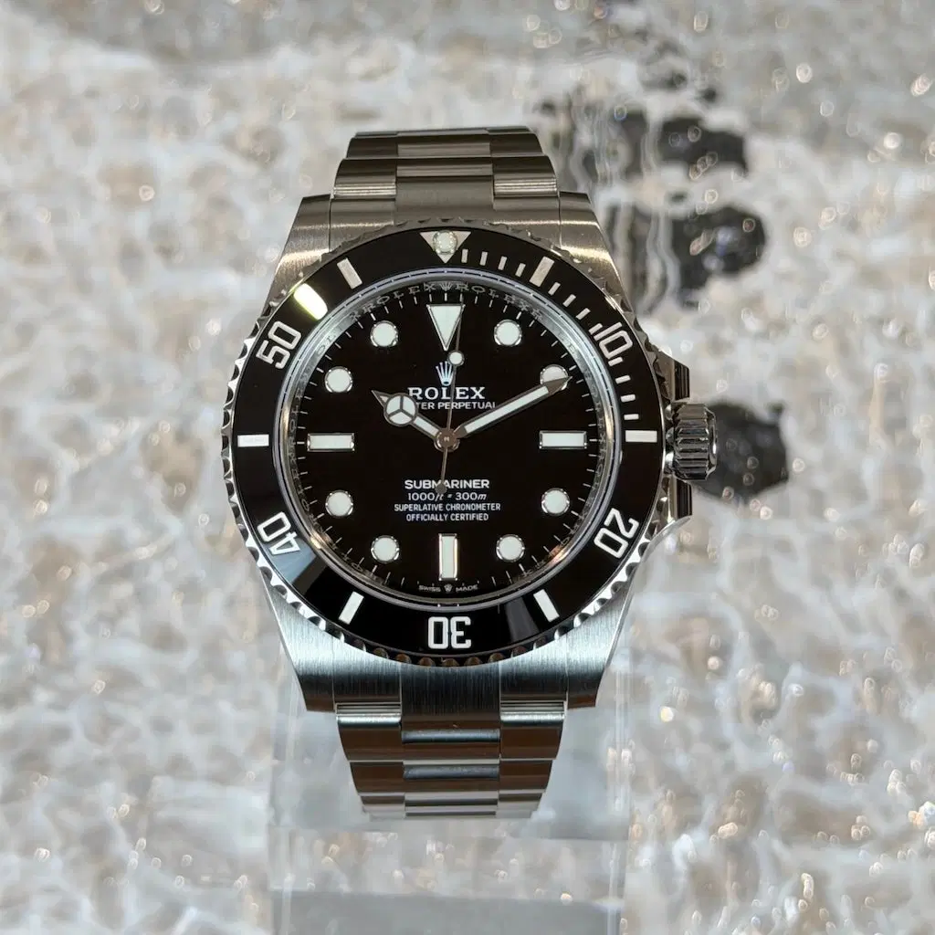 Rolex Submariner No-Date. 124060