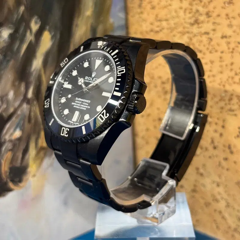 Rolex Submariner No-Date Black-Out. 114060