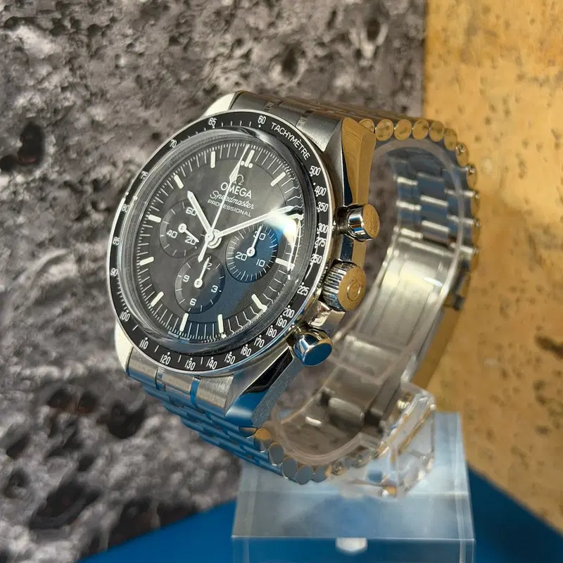 Omega Speedmaster Moonwatch Professional. 310.30.42.50.01.002