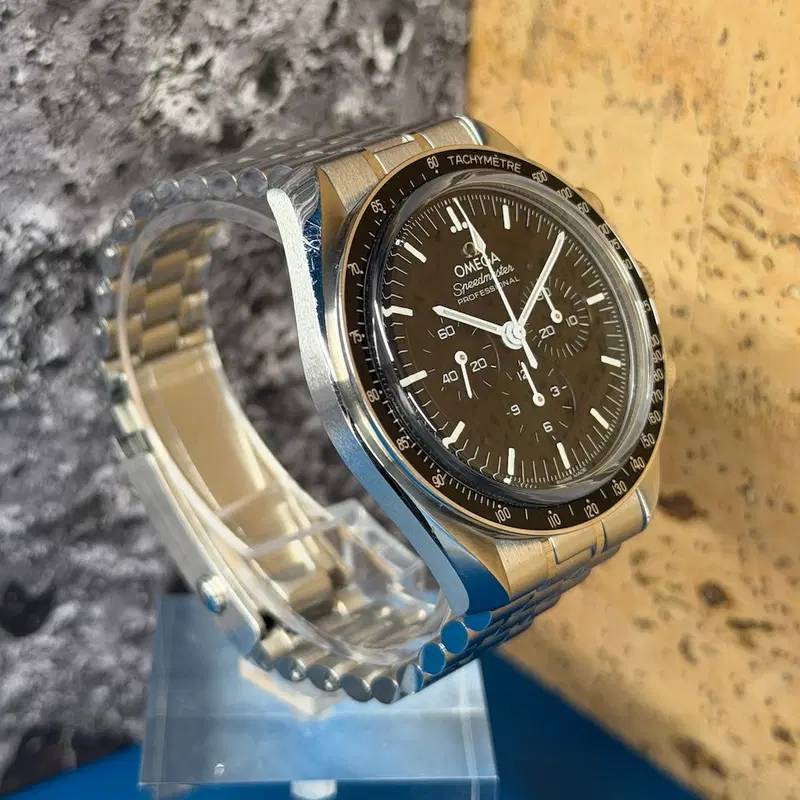 Omega Speedmaster Moonwatch Professional. 310.30.42.50.01.002
