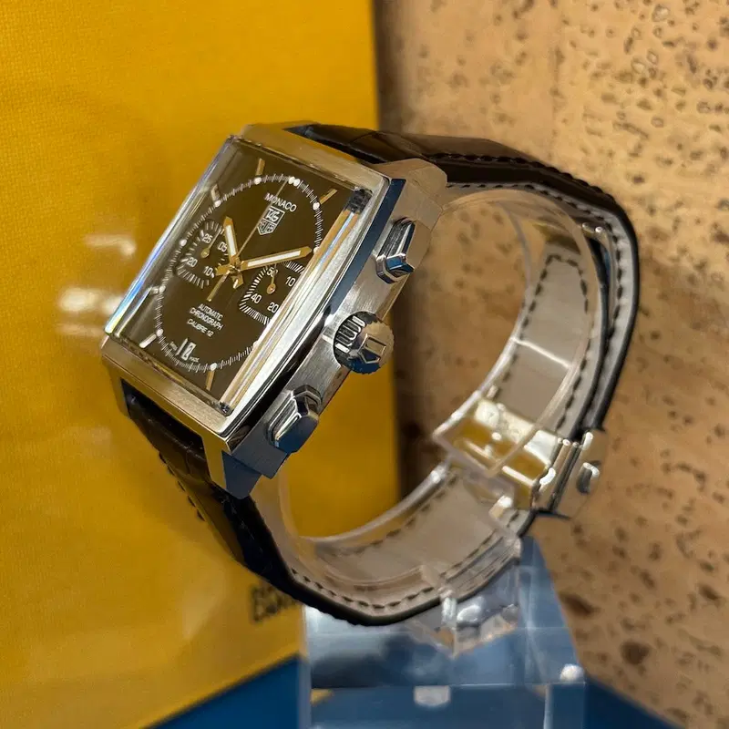Tag Heuer Monaco. CAW2110.FC6177
