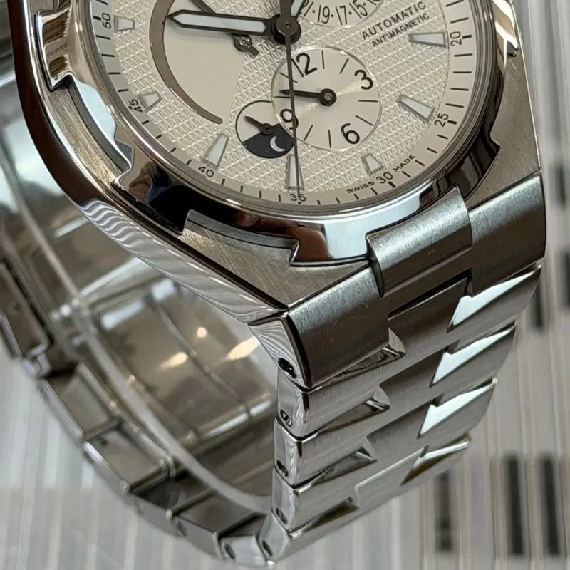 Vacheron Constantin Overseas Dual Time. 47450/B01A-9226